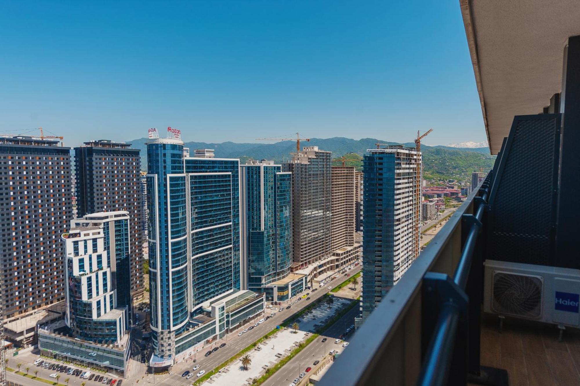 Orbi City Suite Batumi Eksteriør billede